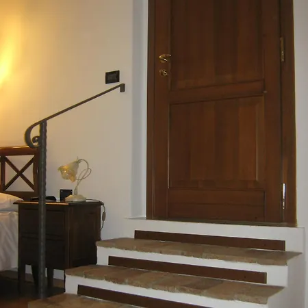 Borghetto Airport/hospital