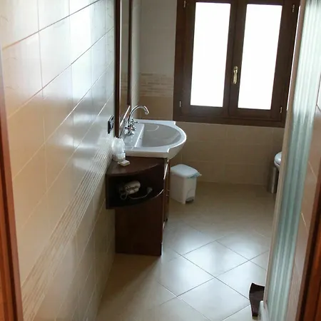 B&B Borghetto Airport/hospital